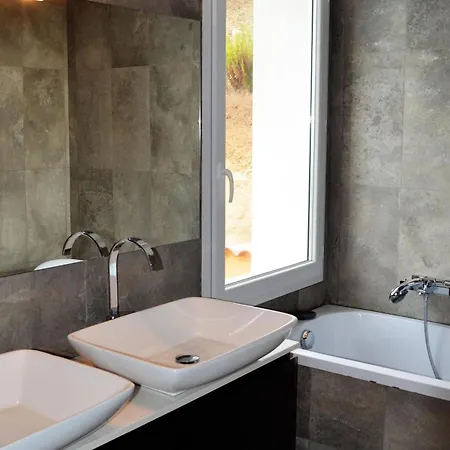 Attractive Holiday With Private Pool, Solenzara 別荘